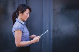 How to Choose Native vs Web vs Hybrid Mobile Applications for Development?